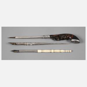 Drei Schreibfedern