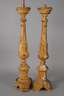 Paar geschnitzte Altarleuchter