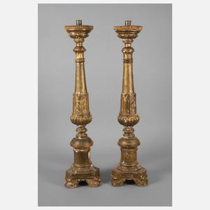 Paar geschnitzte Altarleuchter