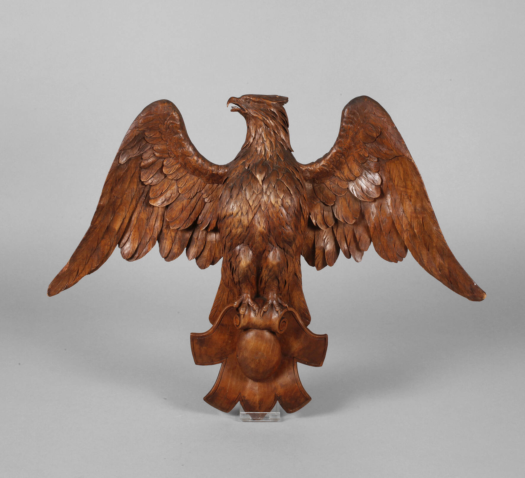 Geschnitzte Wandapplik