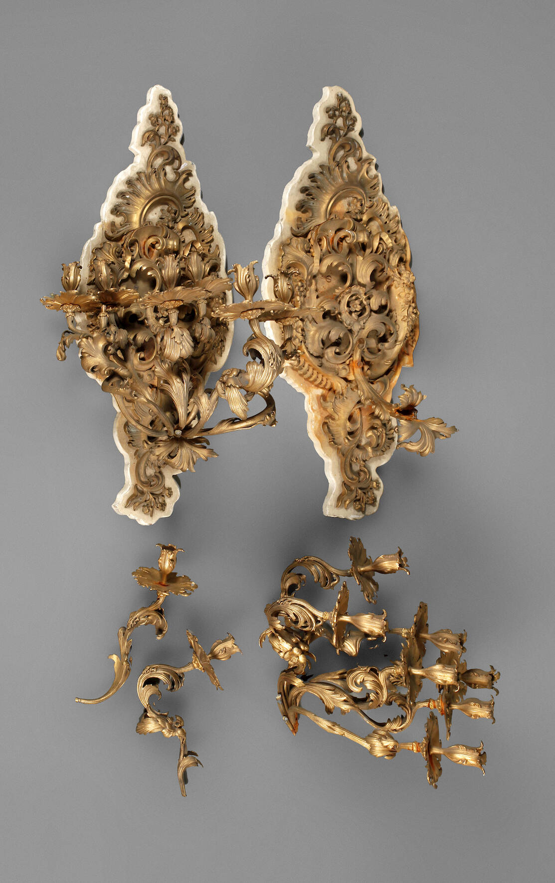 Paar übergroße Wandappliken