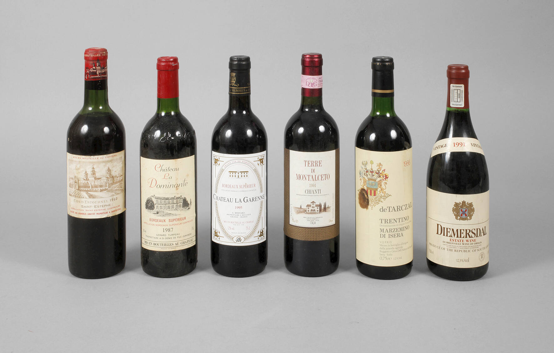 Sechs Flaschen Rotwein