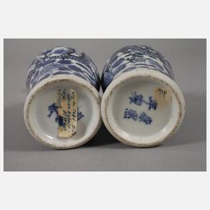 Paar kleine Deckelvasen