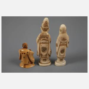 Drei Elfenbeinschnitzereien