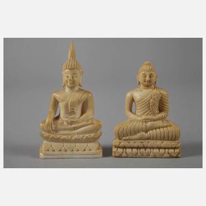 Drei Beinschnitzereien