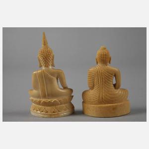 Drei Beinschnitzereien