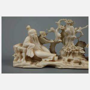 Feine Elfenbeinschnitzerei