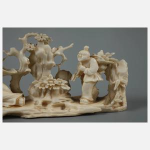 Feine Elfenbeinschnitzerei