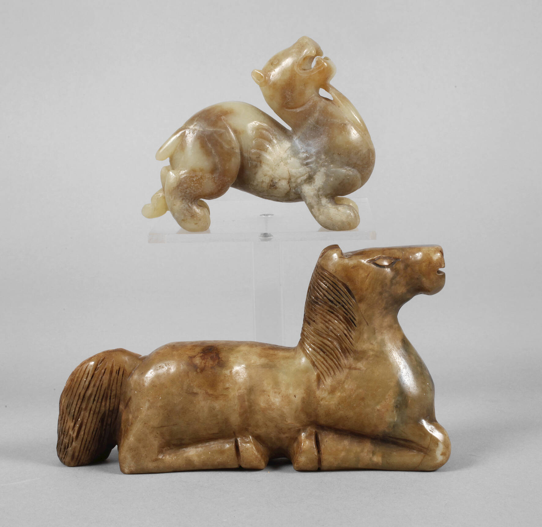 Zwei Jadeschnitzereien