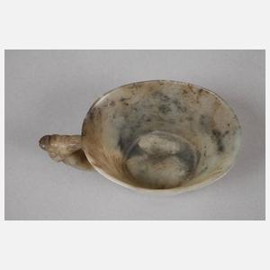 Tasse Jadeschnitzerei