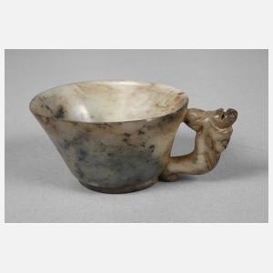 Tasse Jadeschnitzerei