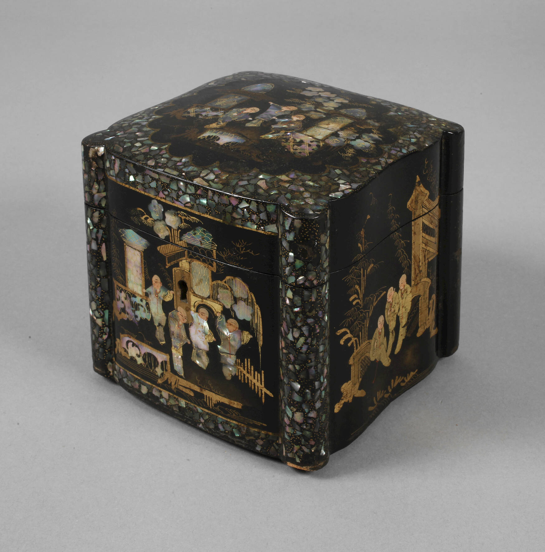 Kleine Lackschatulle