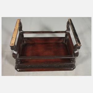 Kleines Blumenpodest