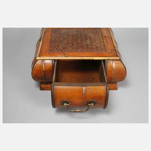 Kleines Blumenpodest