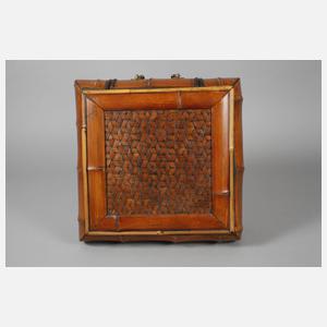 Kleines Blumenpodest