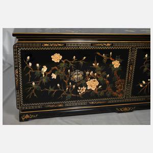 Sideboard mit Lackmalerei