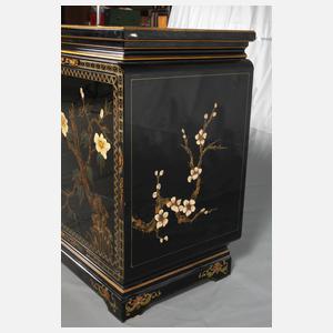 Sideboard mit Lackmalerei
