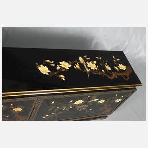 Sideboard mit Lackmalerei