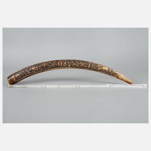 Beschnitzter Stoßzahn