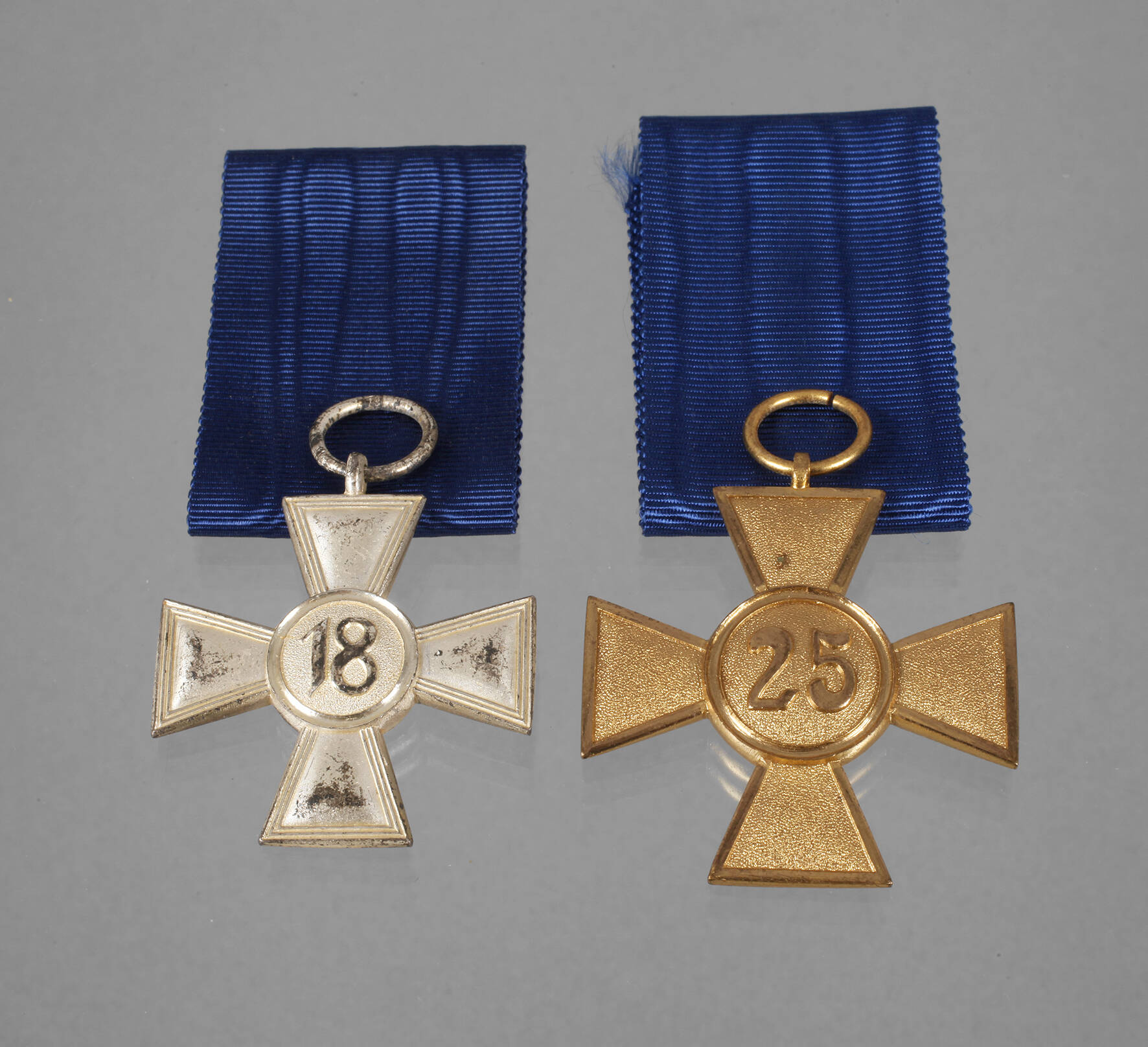 Dienstauszeichnung für 18 und 25 Jahre