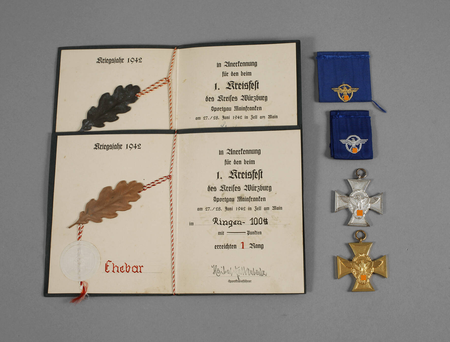 Polizeidienstauszeichnung für 12 und 18 Jahre