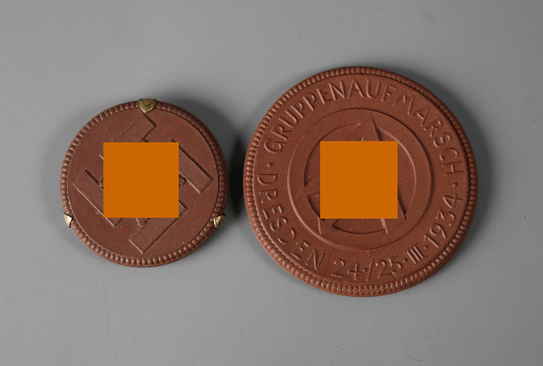 Zwei Porzellanmedaillen 3. Reich