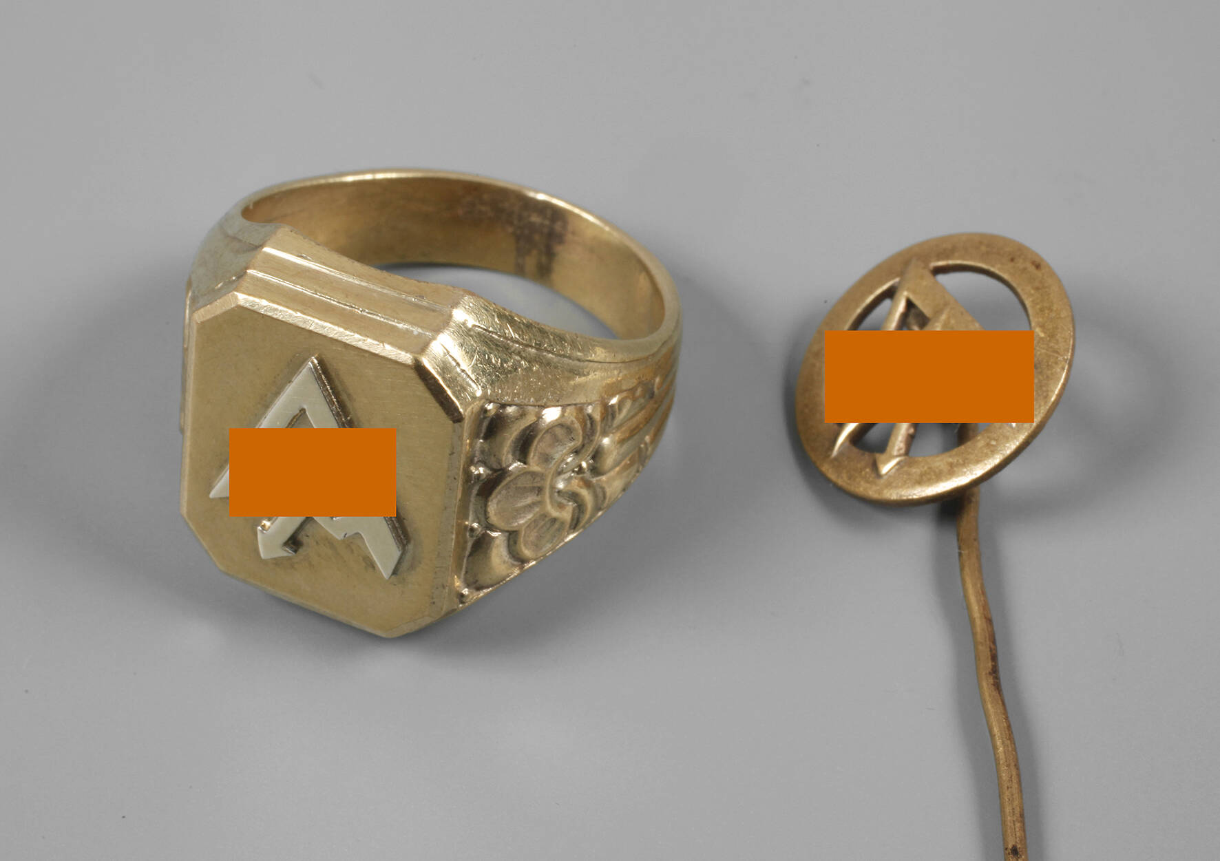 SA-Ring und Abzeichen