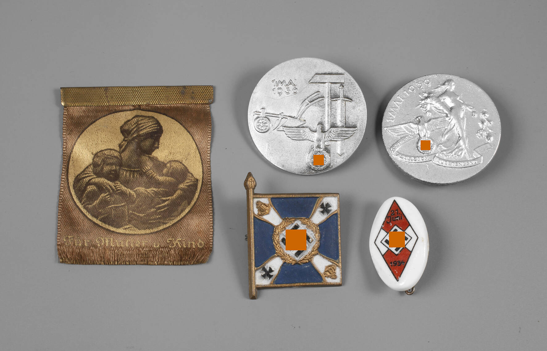 Fünf Kleinabzeichen 3. Reich