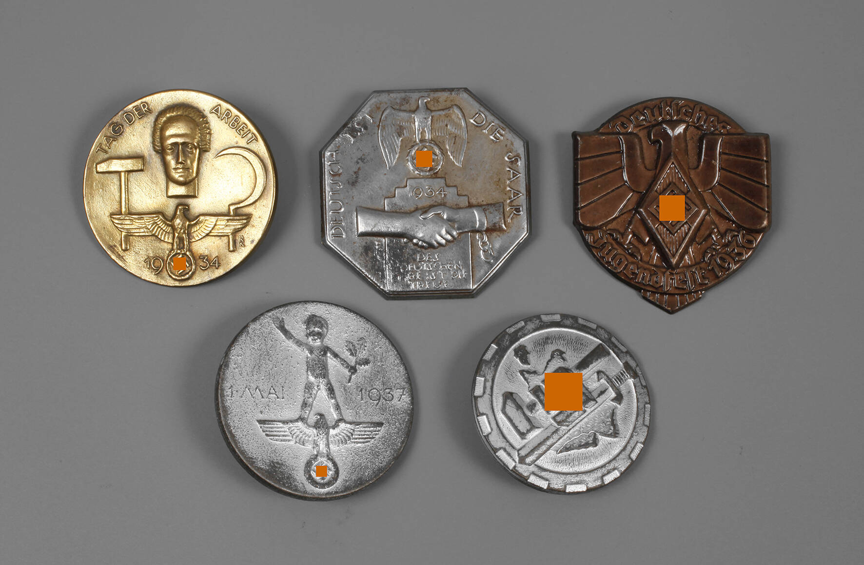 Fünf Kleinabzeichen 3. Reich