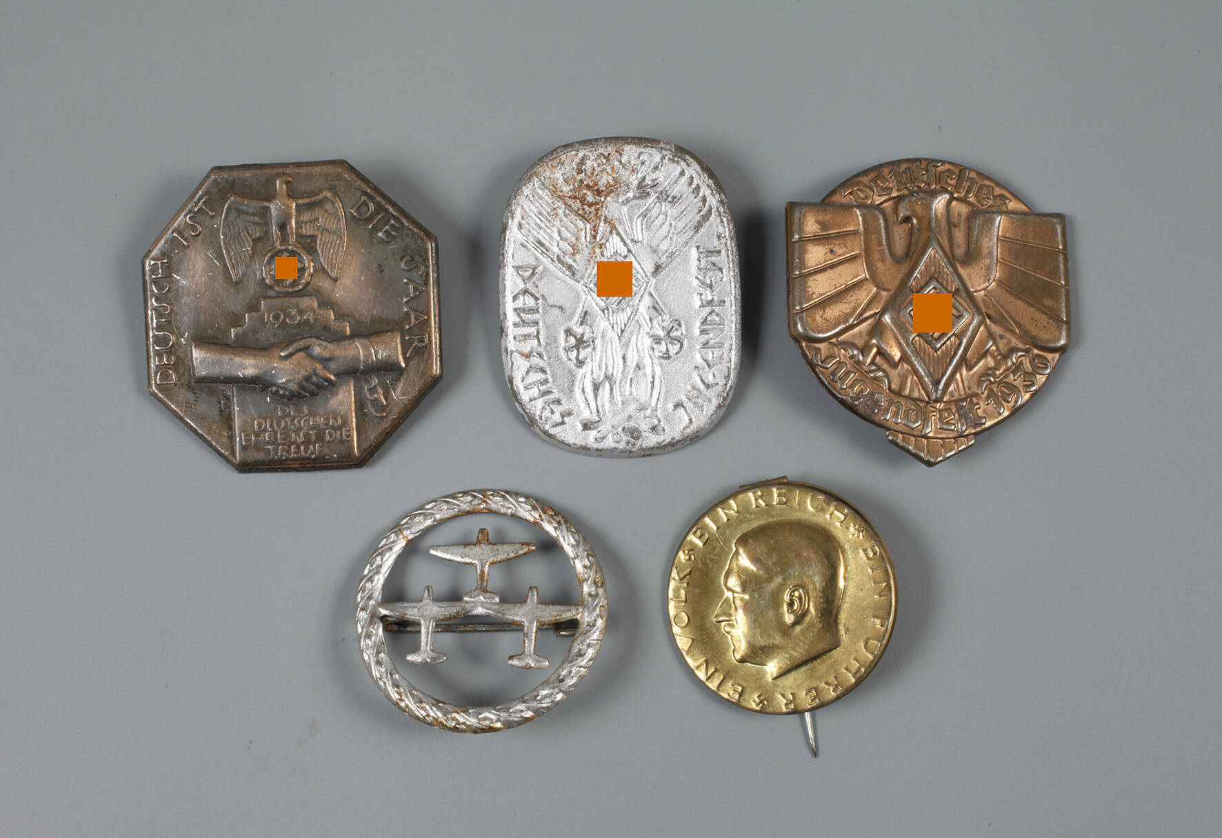 Fünf Kleinabzeichen 3. Reich