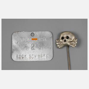 Kleidermarke und Totenkopf SS