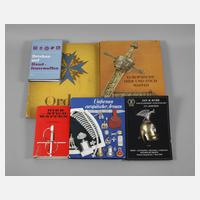 Konvolut militärische Bücher111