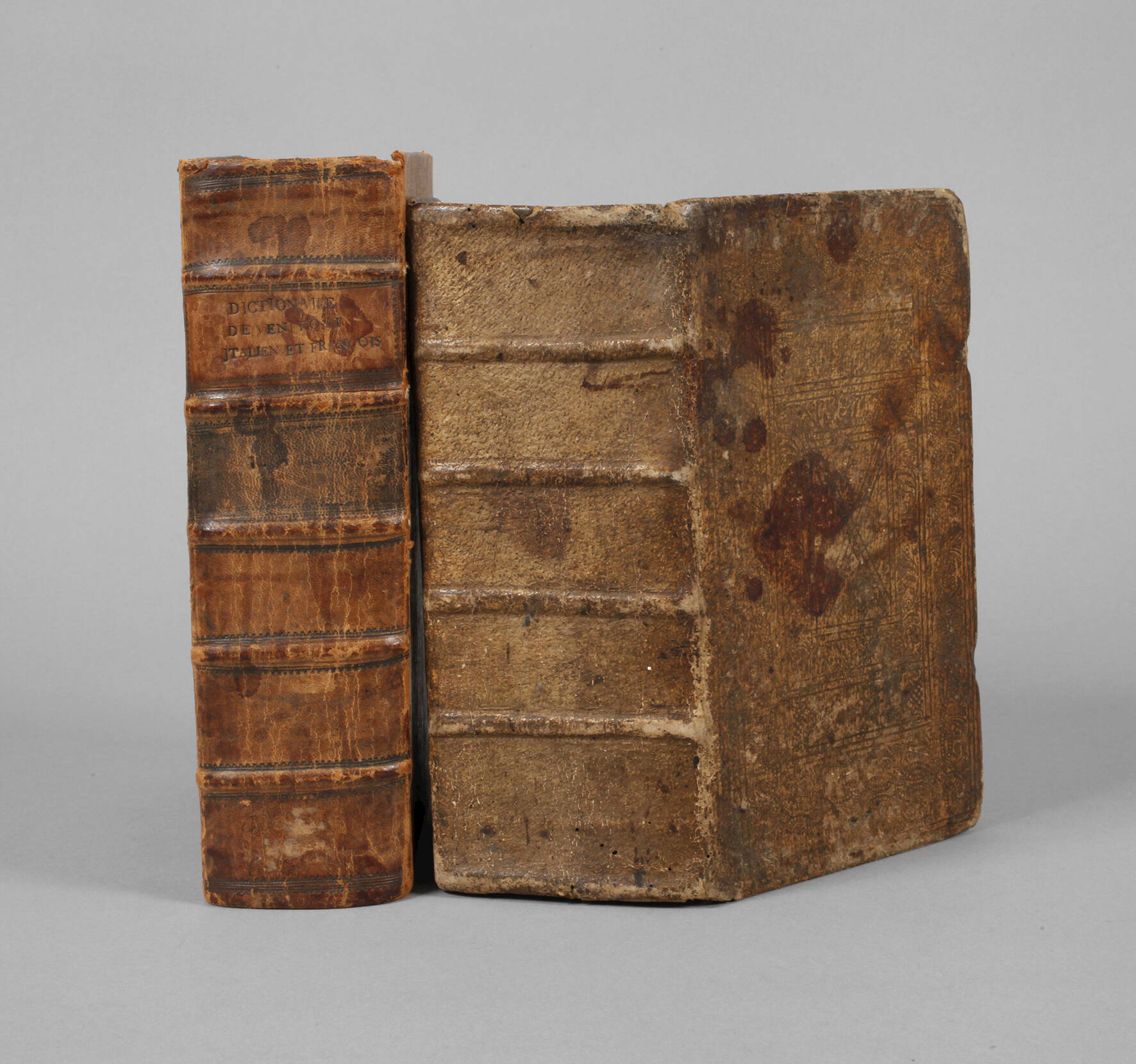 Zwei alte Wörterbücher