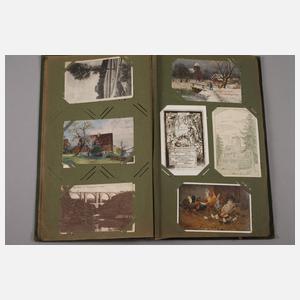 Zwei Postkarten- und Fotoalben
