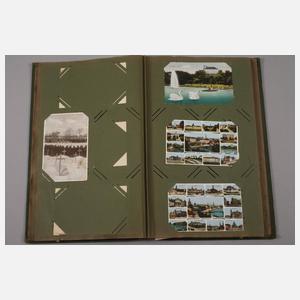 Zwei Postkarten- und Fotoalben