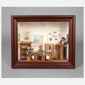 Diorama mit Puppenschule