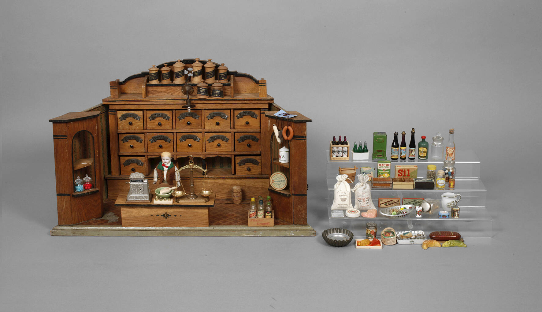 Kaufmannsladen mit Zubehör