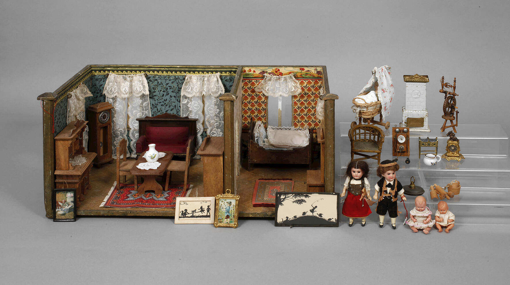 Puppenstube mit Zubehör