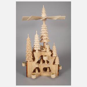 Große Weihnachtspyramide Erzgebirge