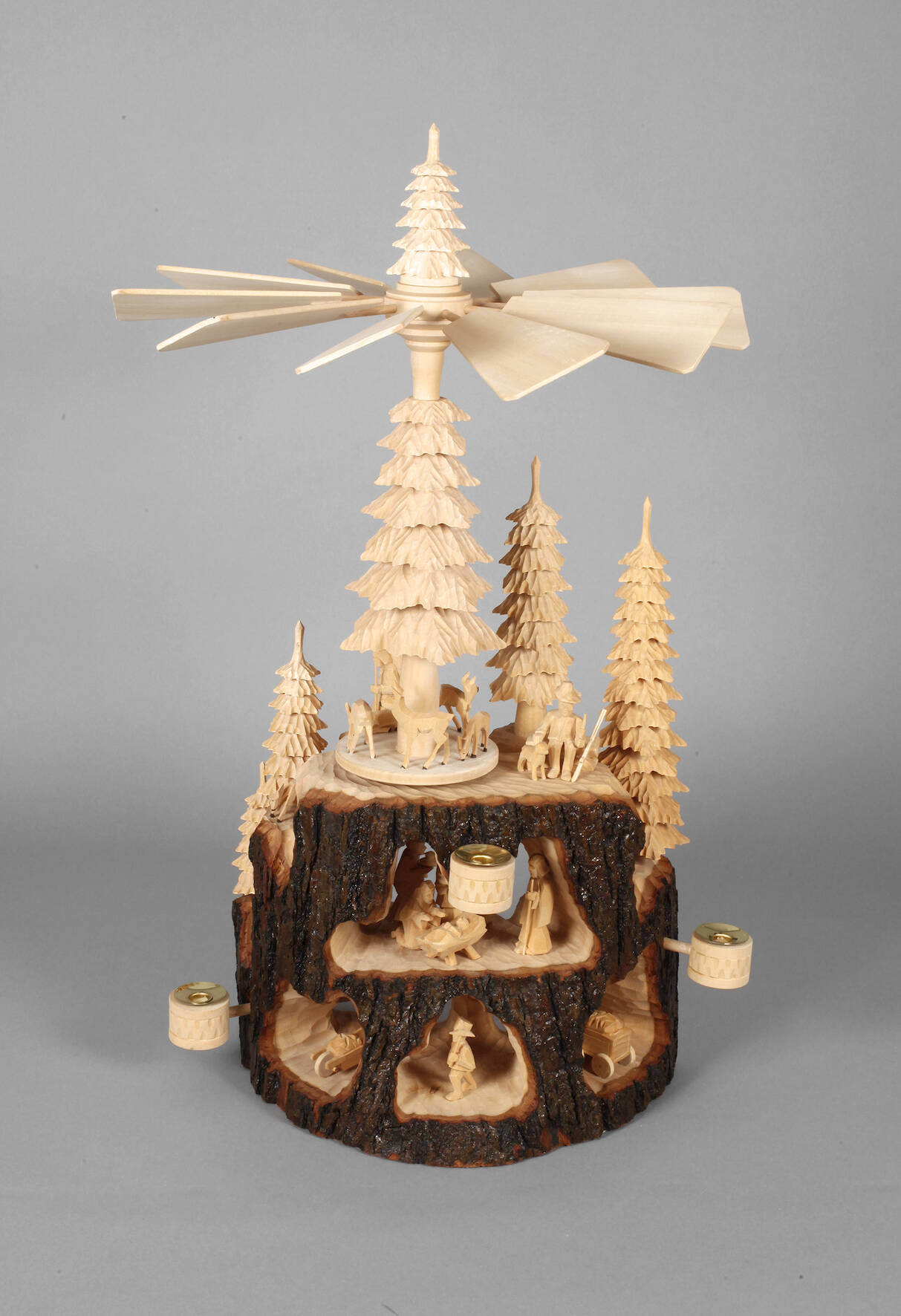 Große Weihnachtspyramide Erzgebirge