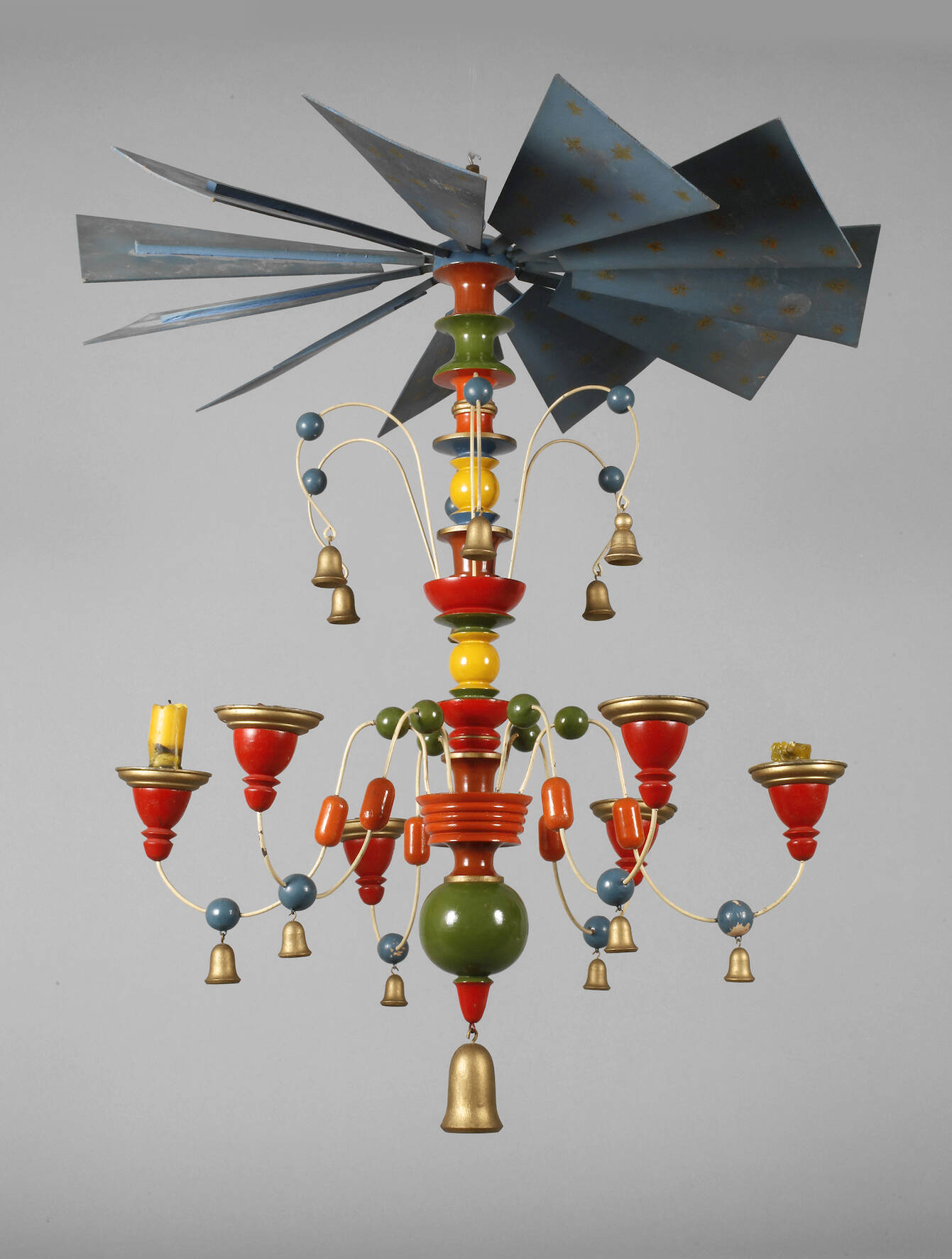 Deckenspinne als Hängepyramide Erzgebirge