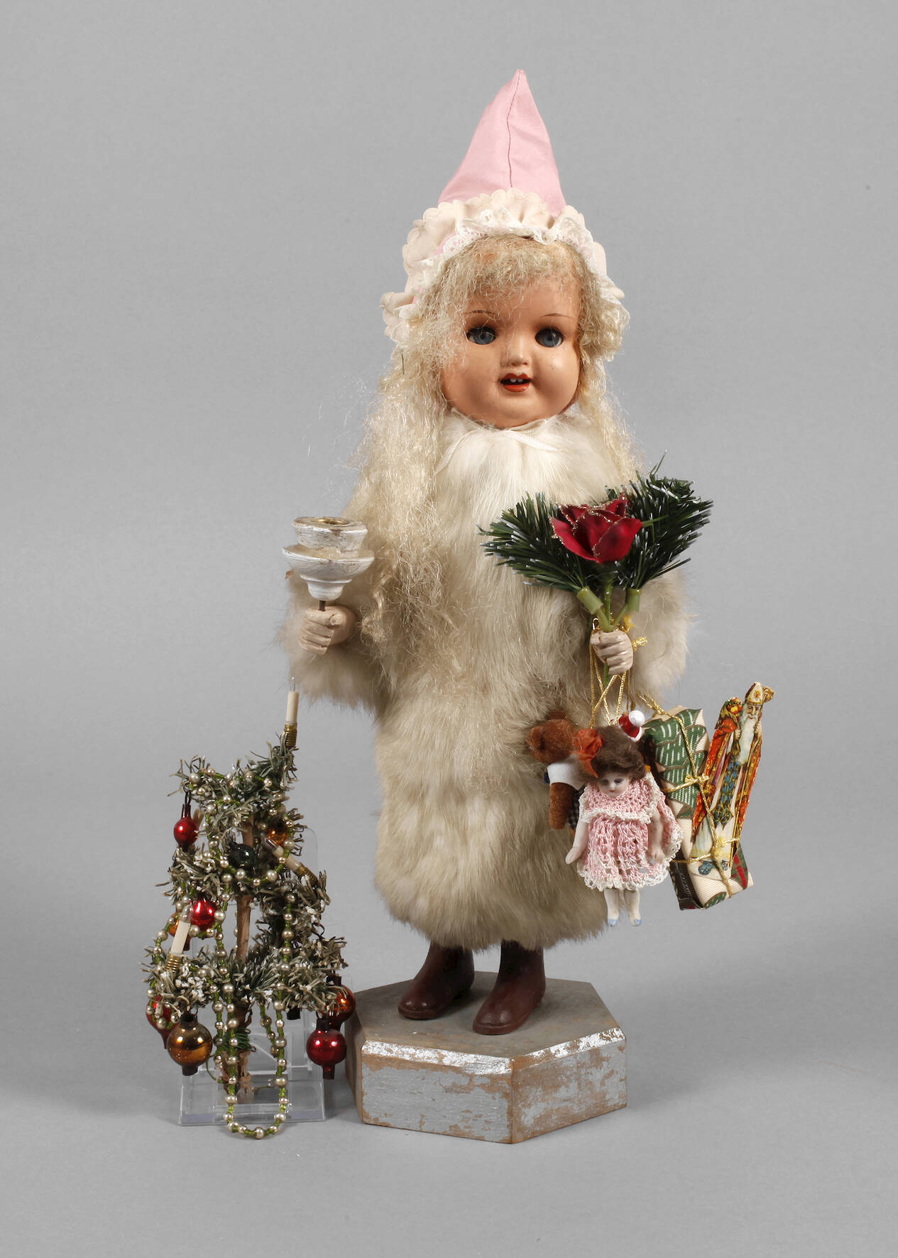 Crottendorfer Lichterengel mit Weihnachtsbaum