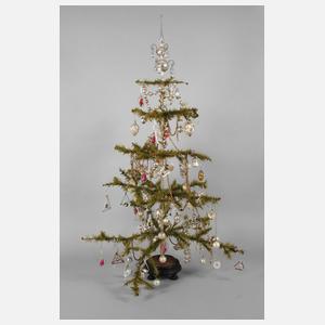 Federbaum mit Christbaumschmuck