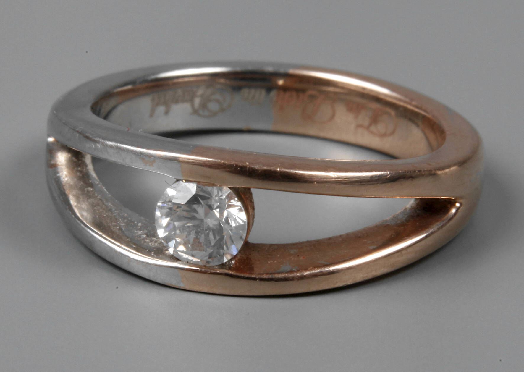 Damenring mit Brillant