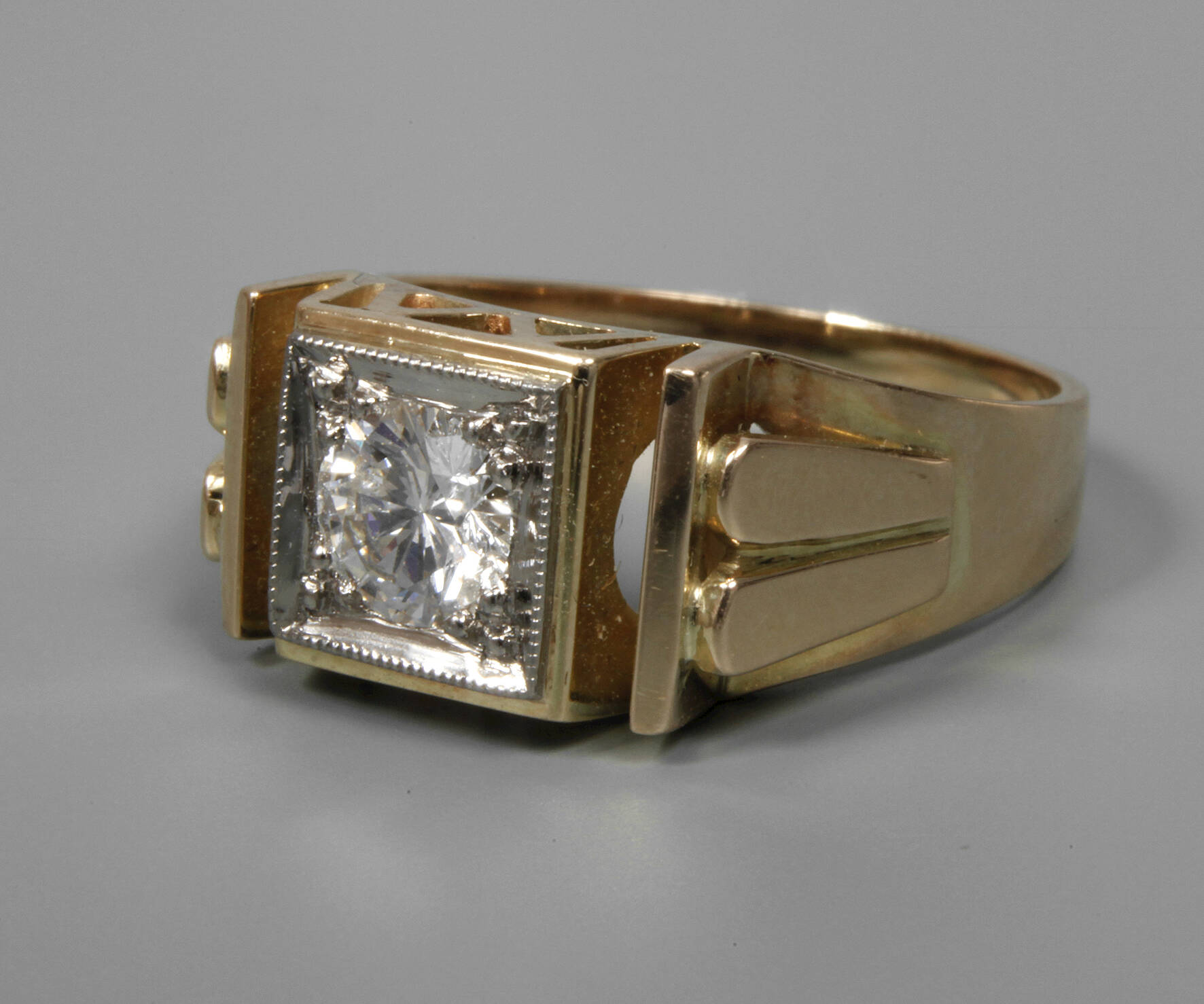 Herrenring mit Brillant