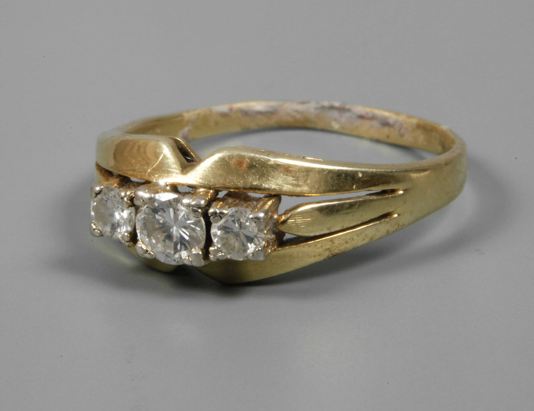 Damenring mit Brillanten