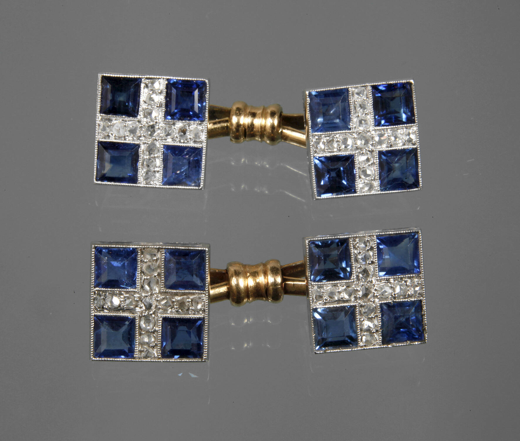 Paar Manschettenknöpfe mit Saphiren und Diamanten