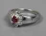 Platinring mit Rubin und Brillanten