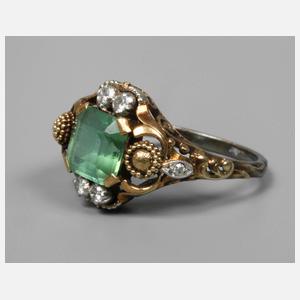 Damenring mit Smaragd und Diamanten