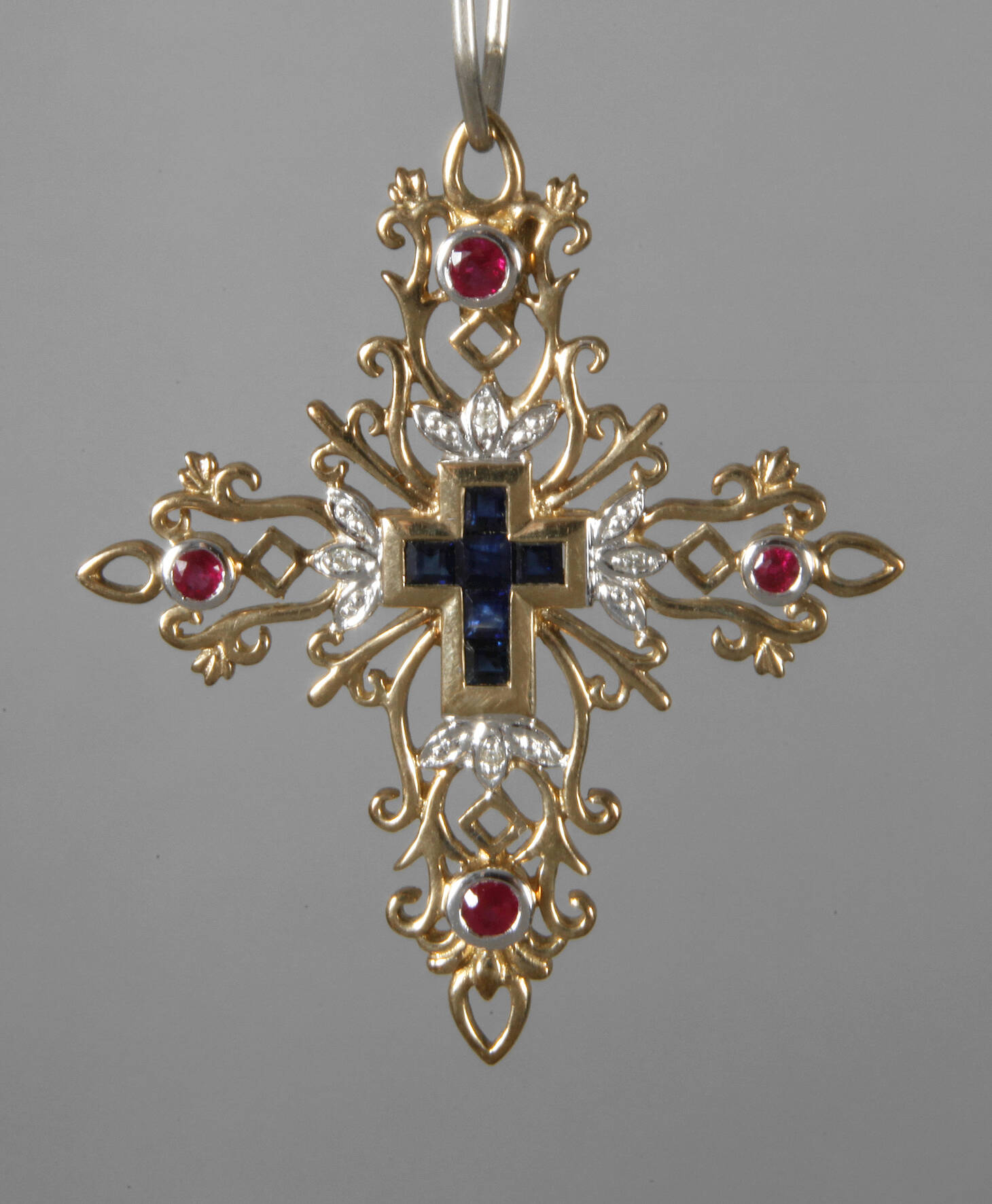 Kreuzanhänger mit Steinbesatz